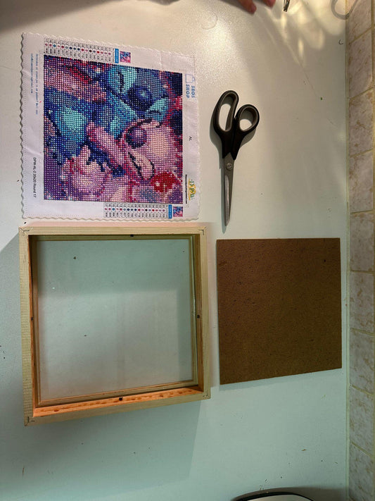 Een kunstwerk voor €2,50: Hoe ik mijn Diamond Painting heb Ingelijst