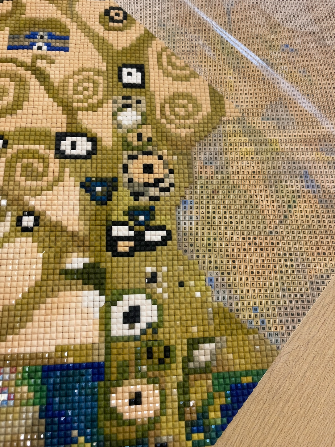 Diamond Painting Levensboom van Gustav Klimt tijdens het leggen met vierkante steentjes