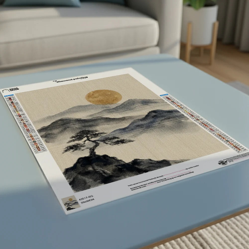 Diamond Painting - Bergen in inkt met gouden maan_zon