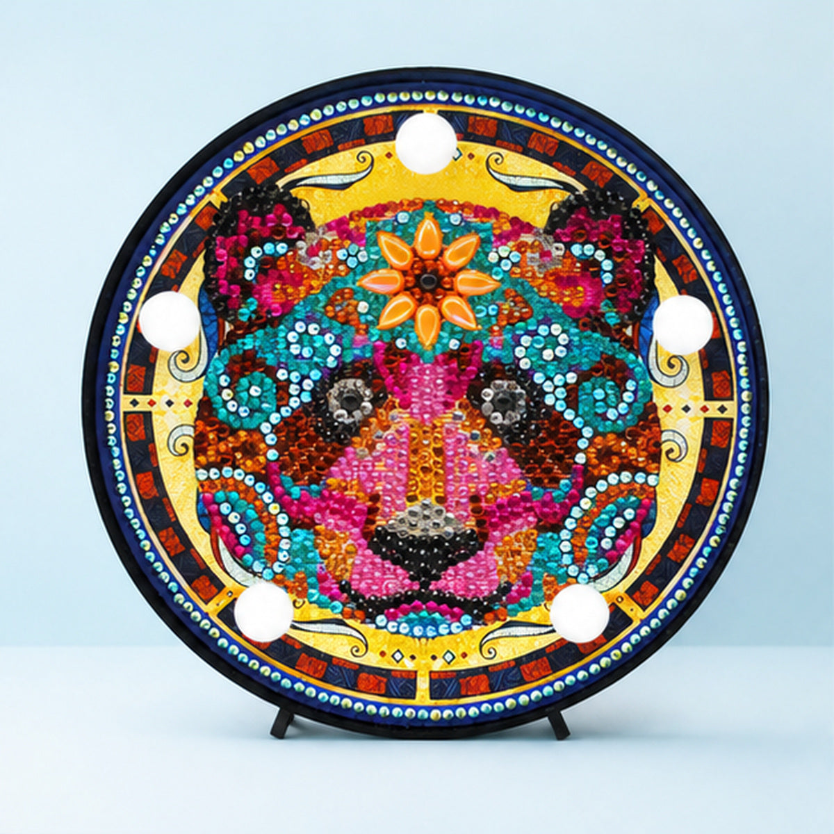 Diamond Painting Rond Lampje Mandala Beer op een lichtblauwe achtergrond